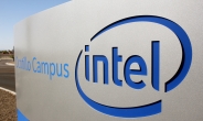 인텔 새 CEO, 반도체 공장 증설·파운드리 진출…