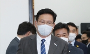 [헤럴드pic] 회의실로 들어오는 더불어민주당 송영길 대표