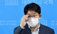 ‘尹죽마고우’ 권성동 “윤석열 내달 10일 입당? 그전에도 가능”