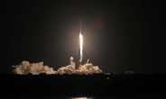 스페이스X, ‘3일간 첫 지구궤도 여행’ 민간 우주 관광선 발사 성공