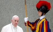 “中, 교황청에 수교 조건으로 대만 단교 요구…교황 당혹”