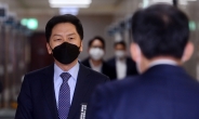김기현 ‘靑 선거개입 의혹’ 재판 출석… “역대 최악의 선거 범죄” 주장
