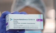英 ‘땡큐 아스트라제네카 백신’…“코로나 낮은 사망률, AZ 백신 조기 접종 덕분”