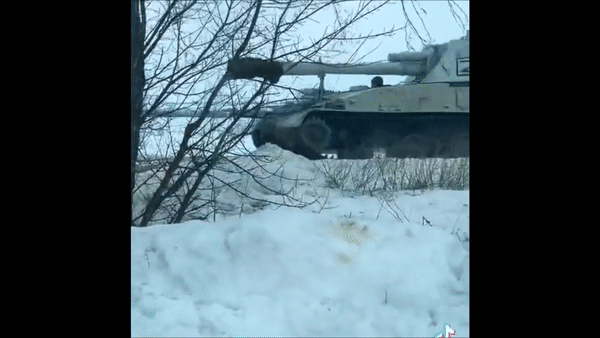 [영상] 러시아 탱크에 그려진 의문의 ‘Z’…추측만 무성 [나우,어스]
