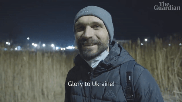 [영상] “32만명 이상 해외 우크라인, 러軍에 맞서 싸우려 귀국” [나우,어스]