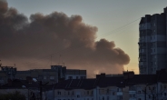 “폴란드에 미사일 떨어져 2명 사망…러시아發 추정” AP