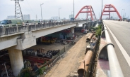 ‘서강대교인 줄’…베트남 다리 아래 이런 풍경이?