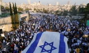 이스라엘 ‘사법 개혁’ 10만명 반대 시위…네타냐후 시위대가 “민주주의 짓밟아”