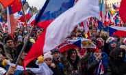 “우크라 군사지원 그만” 독일 이어 체코서도 반정부 집회