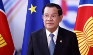 “여성들, 과도한 성형 자제해달라”…캄보디아 총리의 당부, 왜?