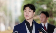 ‘62억 횡령 혐의’ 박수홍 친형 구속기한 만료로 출소...불구속 재판