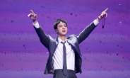 방탄소년단 진,  파리올림픽에서 성화 봉송…“신곡 준비 중”