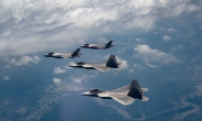 F-22 랩터, 한국 공군 F-35A와 함께 날았다…北 도발 속 대북 경고