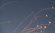헤즈볼라, 이스라엘 북부에 또 로켓 40발…전면전 위기