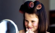 14살 소녀에 화장 가르치는 英 학교 논란