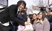 ‘기부천사’ 김장훈, 도시락 나눠 어려운 대학생 돕는다