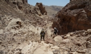 <안상미 기자의 '요르단 사막레이스' 완주기>  턱턱 숨 차 오르는 1200m 고지…수십번 뛰어내리고 싶었다