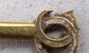 16th-century French queen’s pin found