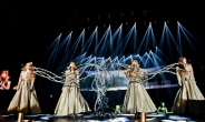 2NE1, 첫 미국 단독콘서트…7천 관객 열광