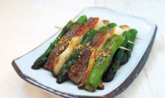 Sanjeok, (skewered beef with asparagus, mushrooms)