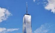 [세상은 지금] 뉴욕 1WTC 69층서 아찔한 사고…청소부 하마터면