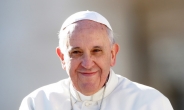 교황 “소셜미디어, 가족 소통 방해할 수도
