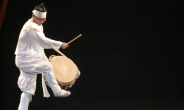 남성 춤의 진수 하용부의 밀양북춤, ‘수요춤전’ 무대에
