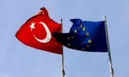 ‘난민 송환 합의’ 벌써부터 삐그덕?…터키인 비자 혜택 놓고 유럽 우파 정치인들 “절대 안 돼“