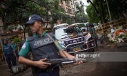 라마단 종료 알리는 ‘이드 알피트르’ 축제 겨냥한 테러…방글라데시 아비규환