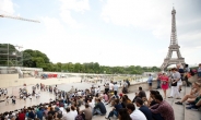 ‘한-불 수교 130주년’ 전북대학교, 프랑스 에펠탑 광장 신한류공연 폭발