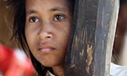 베트남 실종여성, 18년간 정글생활…가족 상봉