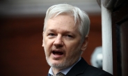 위키리크스 어산지, 영국 내 에콰도르대사관서 성범죄 혐의 조사받을 예정
