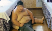식욕 못참는 병 걸려 167kg까지 불어난 9살 소년