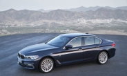 BMW ‘뉴 5시리즈’ 세계 첫 공개…최대 시속 210km/h까지 자율주행