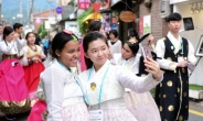 해외여행 한국 2.3명에 1명, 일본 7.4명당 1명꼴