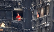 “화염속 구해달라는 비명 ”런던화재 소방관들 정신 치료중