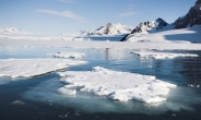 온난화 축복? 저주?…북극해 유럽-아시아 쇄빙선 없이 첫 통과