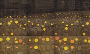 1세대 민중미술가 촛불광장의 기억…16m 캔버스에 흙으로 그려내다
