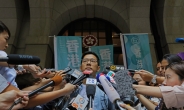 홍콩 민주화운동 지도자 조슈아 웡·네이선 로 보석 석방
