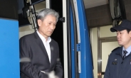 법원, 김관진 구속 11일만에 석방…“도주·증거인멸 우려 없어”