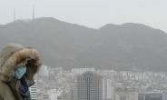 숨쉬기 힘들어진 겨울…미세먼지 원인, 남탓만한 한국