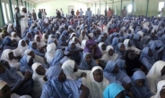 나이지리아 정부 “실종 여학생 100여명 중 일부 구출돼”