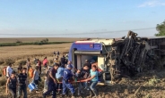 터키 ‘열차 탈선사고’ 사망자 24명으로 늘어…폭우에 침하된 지반 탓