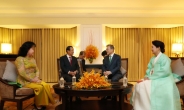 문대통령, 캄보디아 총리와 정상회담…비즈포럼서 기조연설