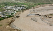 이란, 기록적인 폭우로 70명 사망…美-이란 ‘설전’