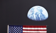 [세계는 지금 우주전쟁]“달엔 성조기…화성과 목성엔 우리 국기 꽂는다”
