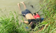 멕시코 국경서 익사한 '아빠와 딸 사진'