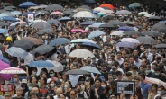 24일 홍콩 시위에서 열흘만에 최루탄 등장