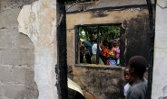 [H#story]  끔찍한 화재 , ‘라이베리아 학생 27명 사망…’