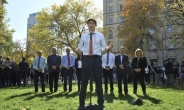 “캐나다의 ‘이상형 남친’을 잃었다”…트뤼도, 인종비하 의혹 영상 ‘3연타’ 이미지추락